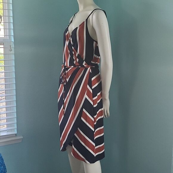 41 Hawthorn Annora Faux Wrap Knit Dress - Picture 5 of 11